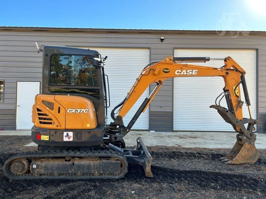 2021 Case CX37C