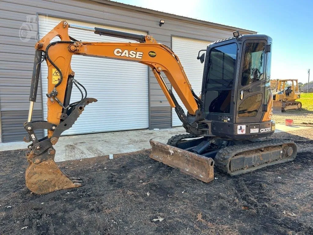2021 Case CX37C