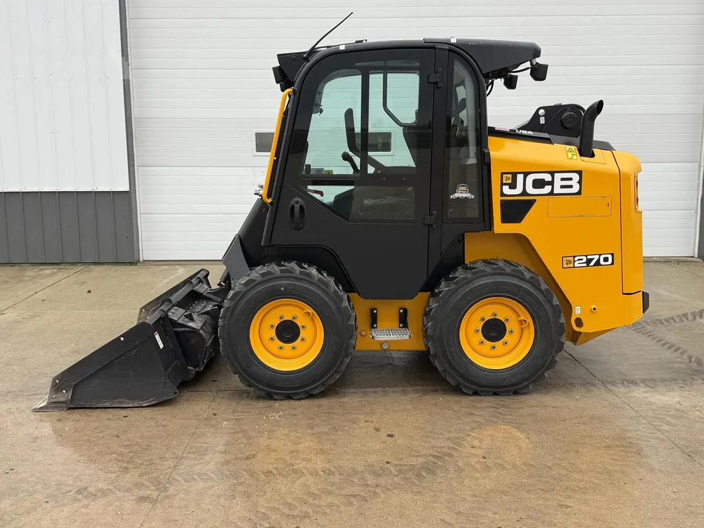 2022 JCB 270