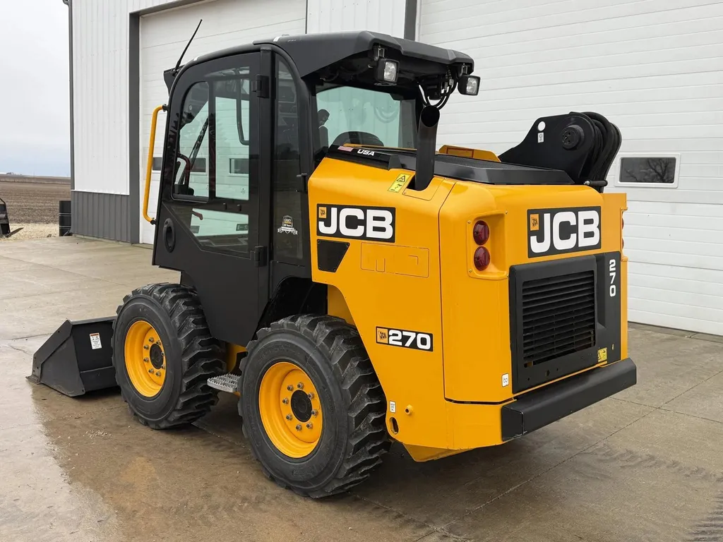 2022 JCB 270