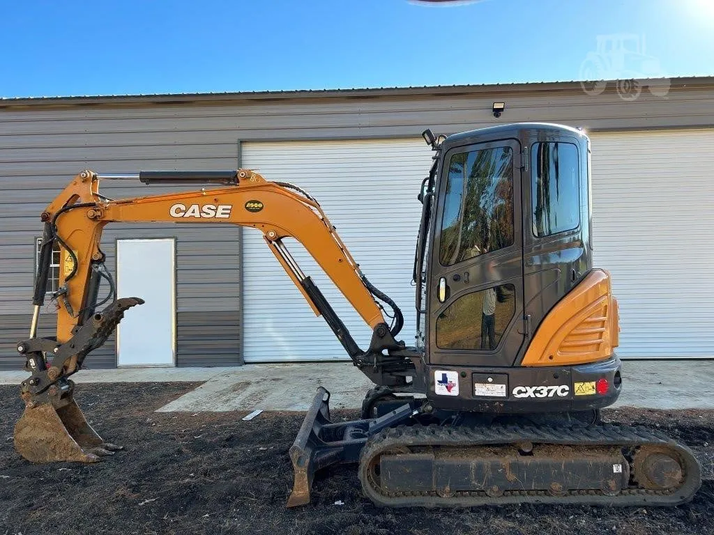 2021 Case CX37C